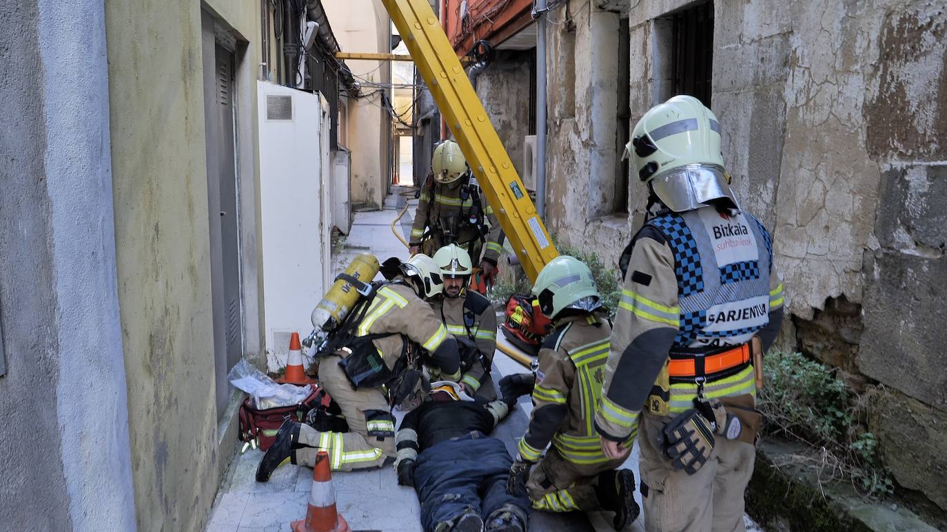 Los bomberos forales simularán situciones reales de intervención.