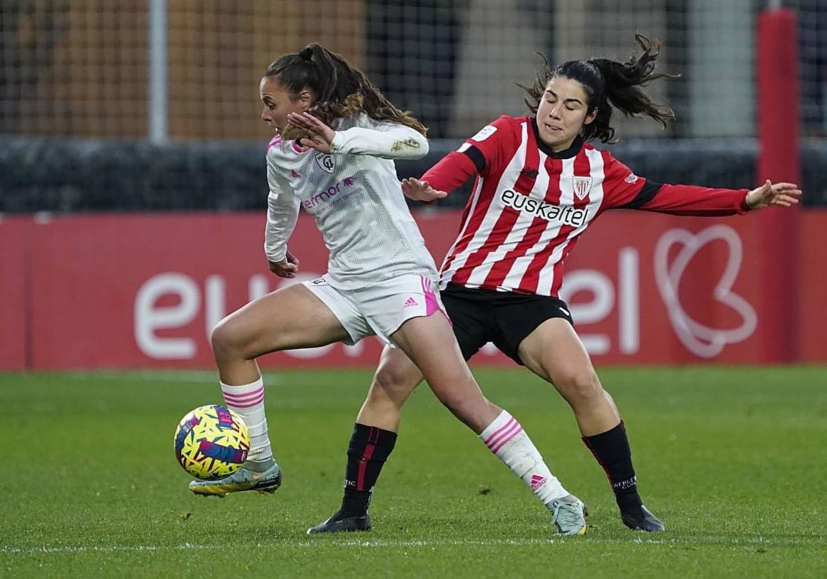 Mariana, lesionada para este partido, en el duelo ante el Madrid CFF disputado la temporada pasada en Lezama.