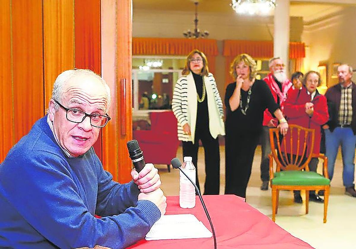 Mario mellado ofreció la charla en el casino.