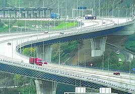 La Supersur está solo al 59% de las previsiones iniciales en cuanto a camiones al registrar únicamente el paso diario de 4.153 vehículos frente a los 7.000 que se barajaban.