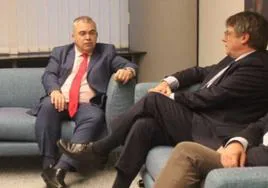 Imagen del encuentro entre Santos Cerdán y Puigdemont.