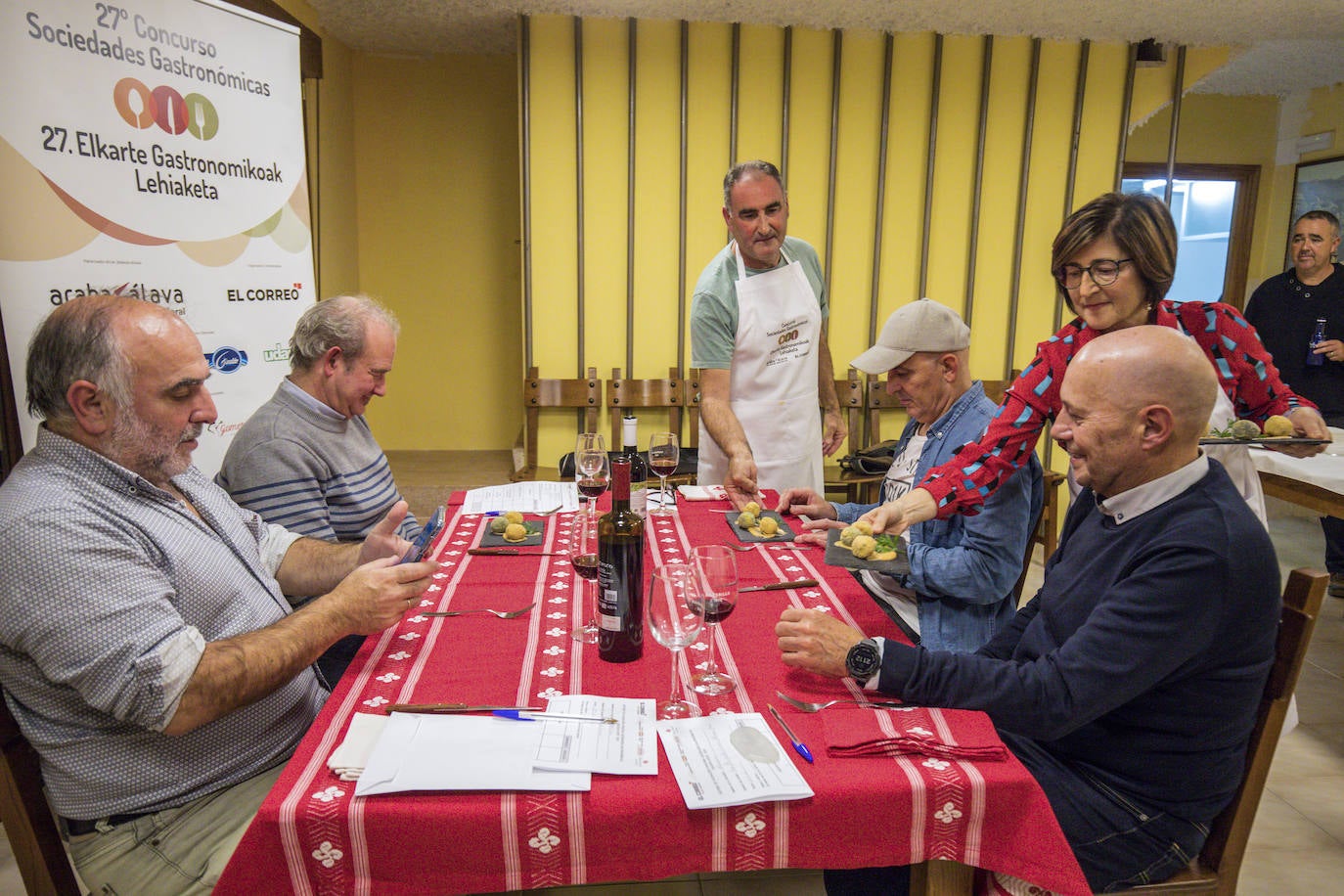 La cena en la sociedad gastronómica Artesilla, en imágenes