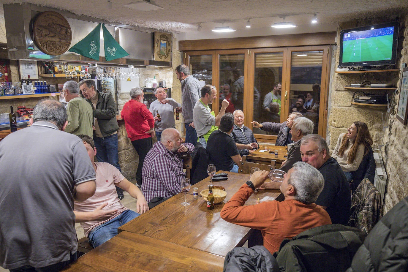La cena en la sociedad gastronómica Artesilla, en imágenes