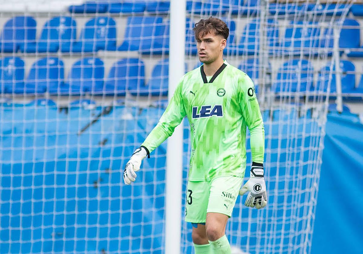 Adrián Rodríguez fue titular en el partido de este miércoles.