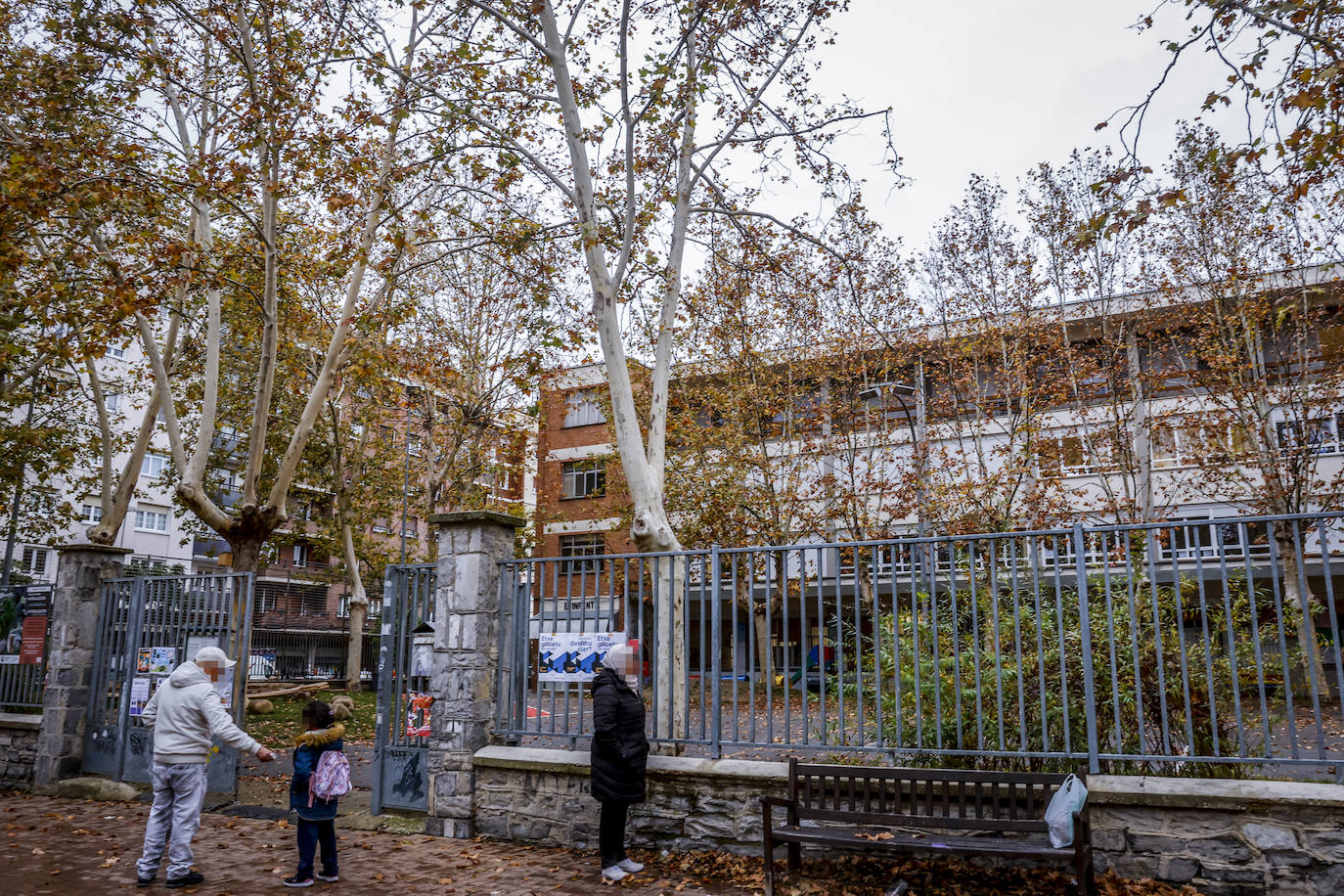 Exterior del colegio público Judimendi, en Vitoria.