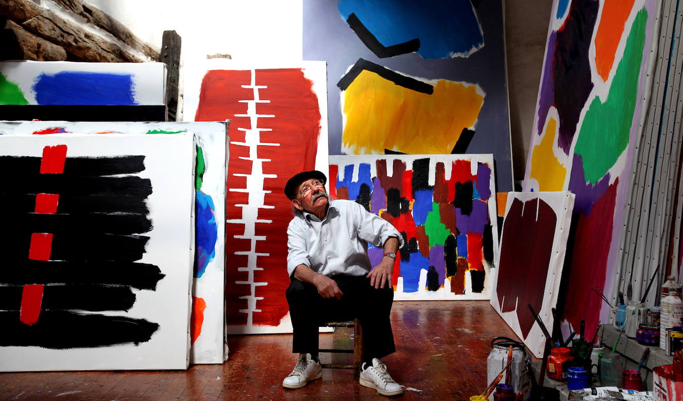 Ibarrola en su casario de Kortezabi