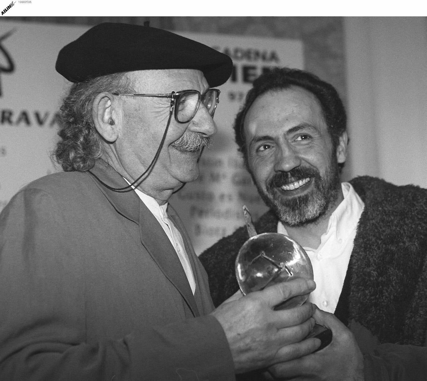 Ibarrola y su hijo. Año 1998