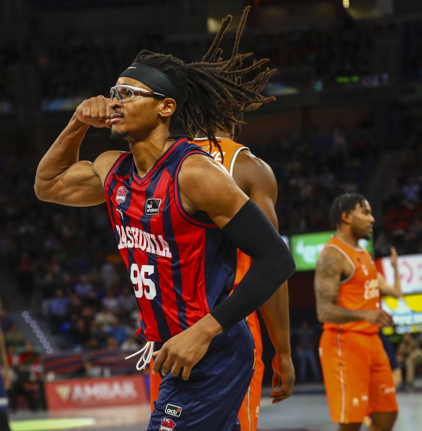 Las imágenes de una victoria clave para el Baskonia