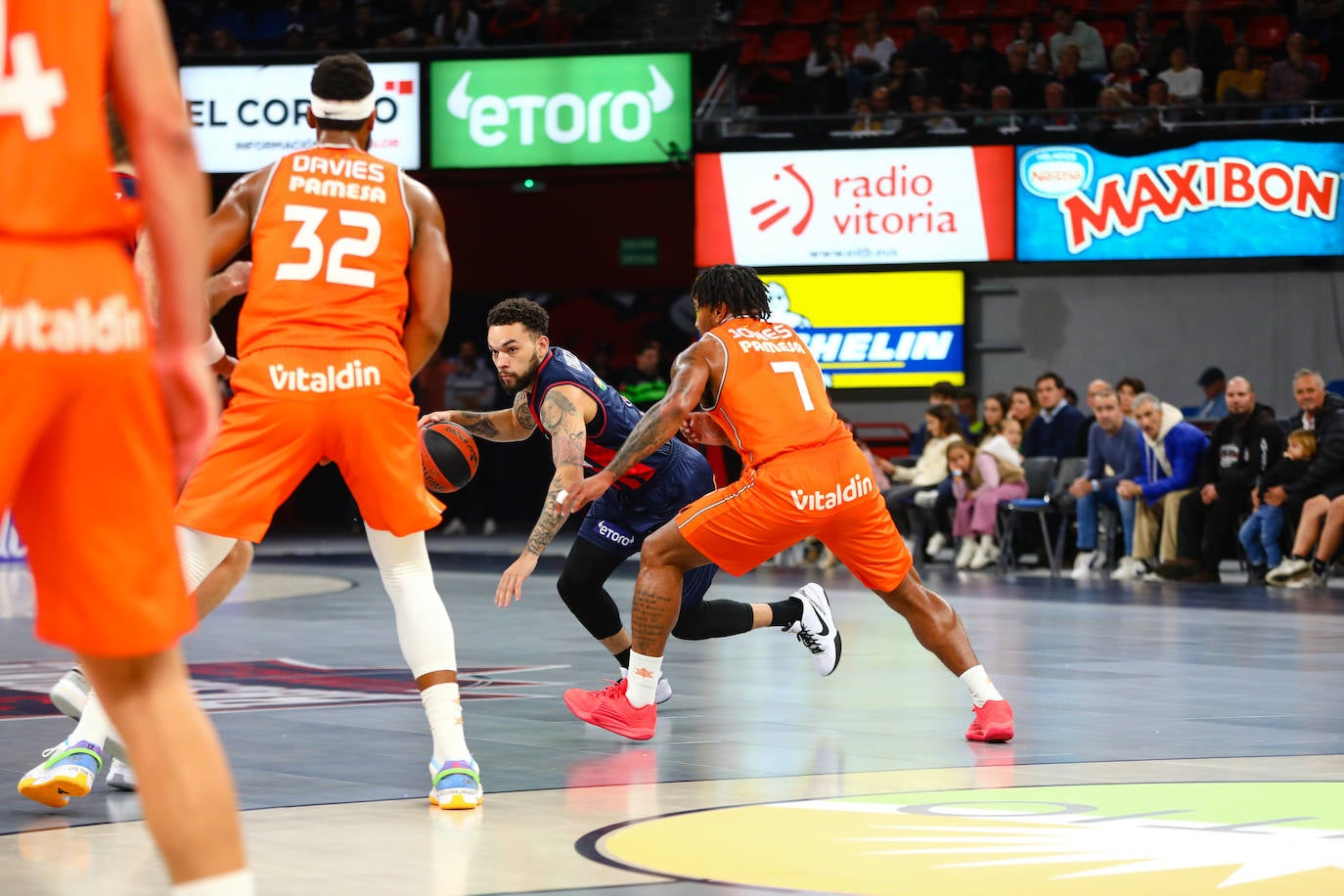 Las imágenes de una victoria clave para el Baskonia