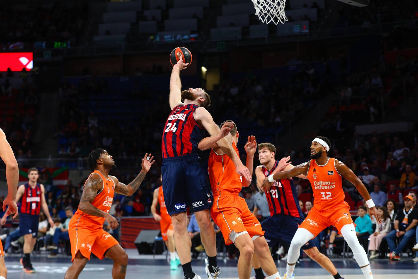 Las imágenes de una victoria clave para el Baskonia