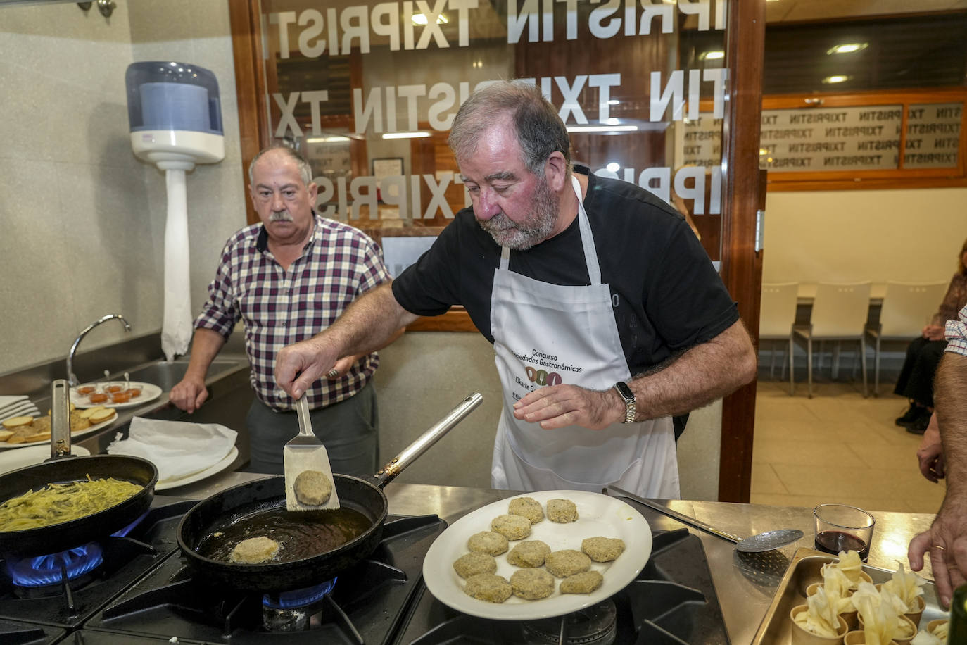 Así fue la cena en la sociedad gastronómica Txipristin