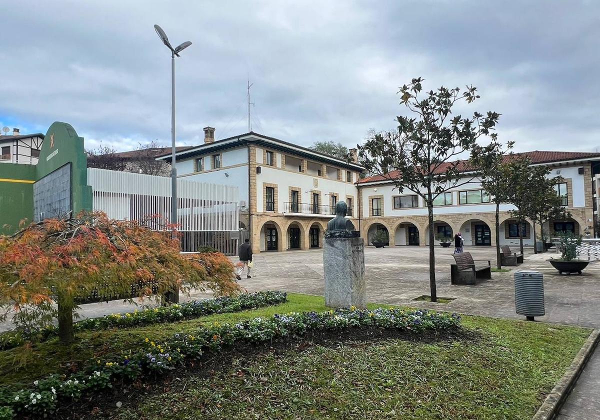 Vista exterior de la Casa Consistorial de Igorre.