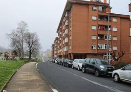 La calle Goikogane está congestionada antes de hacer el ambulatorio.