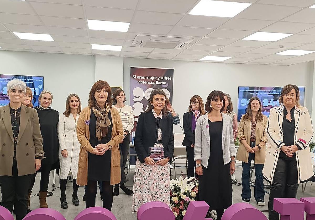 Presentación de los datos del teléfono de atención a víctimas de violencia machista.