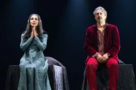 Ana Belén y Jesús Noguero, en una de las representaciones de 'Romeo y Julieta despiertan...', que mañana llega al Principal.