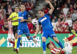 Gayá y Carbonell, en el partido de El Molinón.