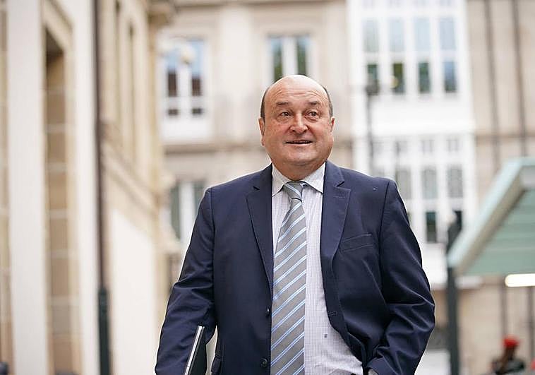 Así ha anunciado Ortuzar la candidatura de Pradales y la despedida de Urkullu