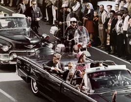Kennedy y su esposa Jacqueline en Dallas el 22 de noviembre de 1963, día del asesinato del presidente.