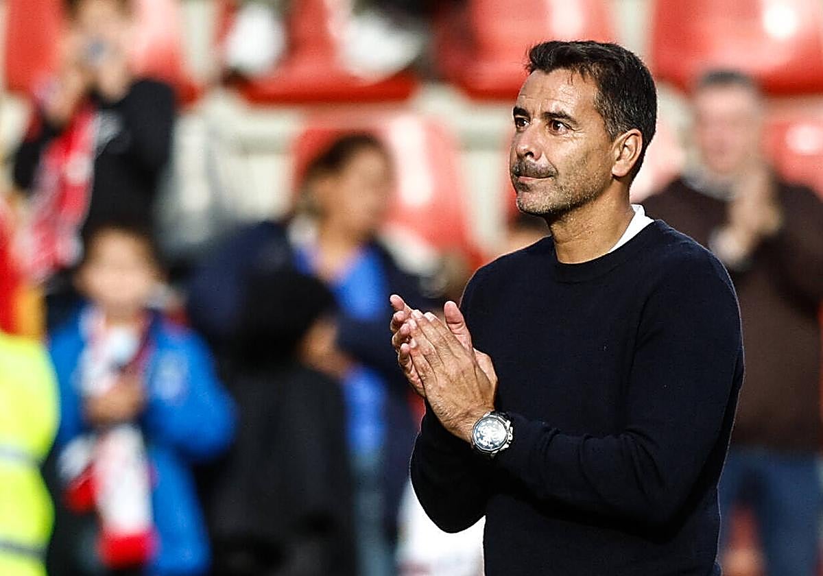 Míchel agradece la ovación que le brindó Vallecas en su última visita con el Girona.