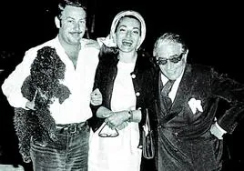 Alfonso de Hohenlohe, Maria Callas y Onassis, en Marbella, en julio de 1967.