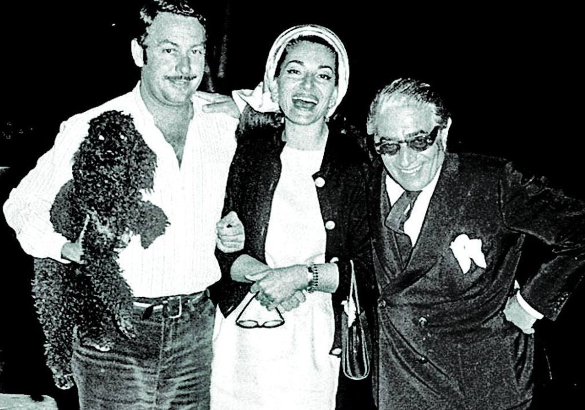 Alfonso de Hohenlohe, Maria Callas y Onassis, en Marbella, en julio de 1967.