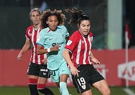 Mariana se zafa de la marca de Vicky.