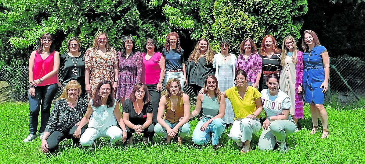 Imagen principal - «Vamos mucho más allá de los planes de igualdad»