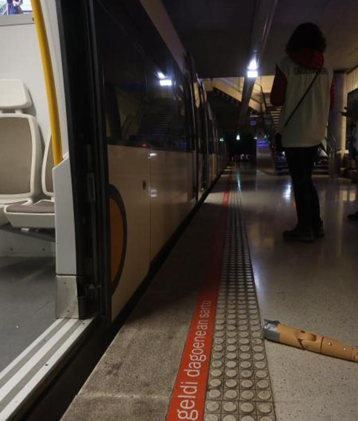 Imagen secundaria 2 - ¿Incendio en el metro?: «Si un día nos toca vivir algo así, a ver si nos sale todo igual»