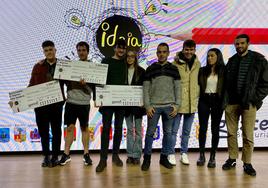 Jóvenes premiados en la última edición del Consusrso de Ideas Empresariales de Busturialdea.