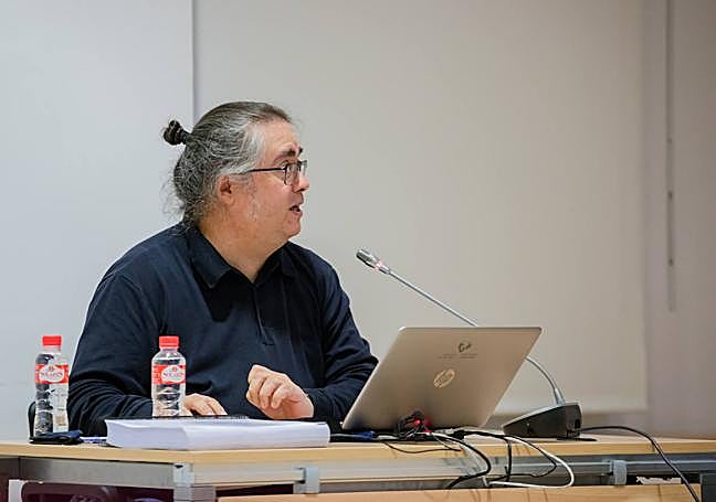 Rafael Varón, durante la presentación de su tésis doctoral.