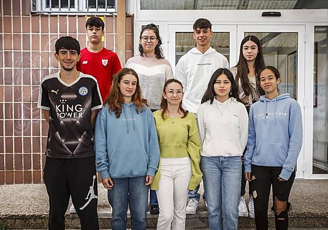 De izquierda a derecha. Arriba: Markel Martínez de Compañon, Arantza Santiago, Hegoi Castillo y Nerea Sáez. Abajo: Gaizka González, Afrika Criado, Irene Plaza, Ailyn Salas y Estibaliz Díaz.