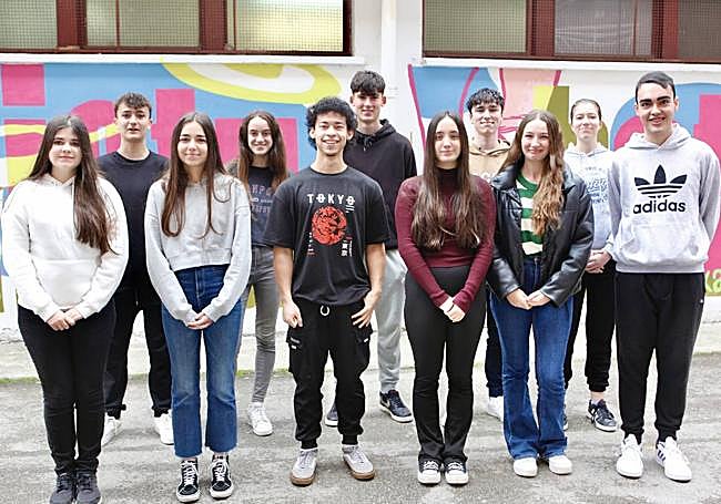 De izquierda a derecha: Maialen Pillado, Mikel Cabezas, Silvia Santos, Nora Ruiz de Gauna, Pablo José Cabrera, Urko López de Juan Abad, Ainhoa Elosegi, Adrián Brizuela, Catalina Borioli, Paula López y Sergio Soleto.