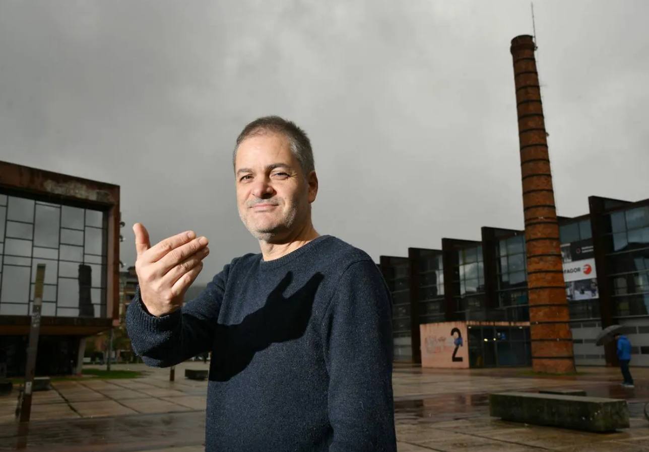 Beñat Gaztelurrutiak Azokara bertaratzeko deia egin du, bereziki gazteei egitarau propioa dutelako.