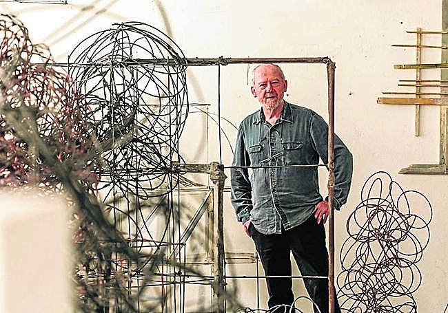 La metalurgia siempre es motivo de inspiración en su obra.