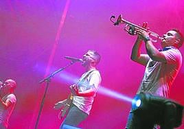 En Tol Sarmiento (ETS), uno de los grupos que más público suele reunir en su stand.