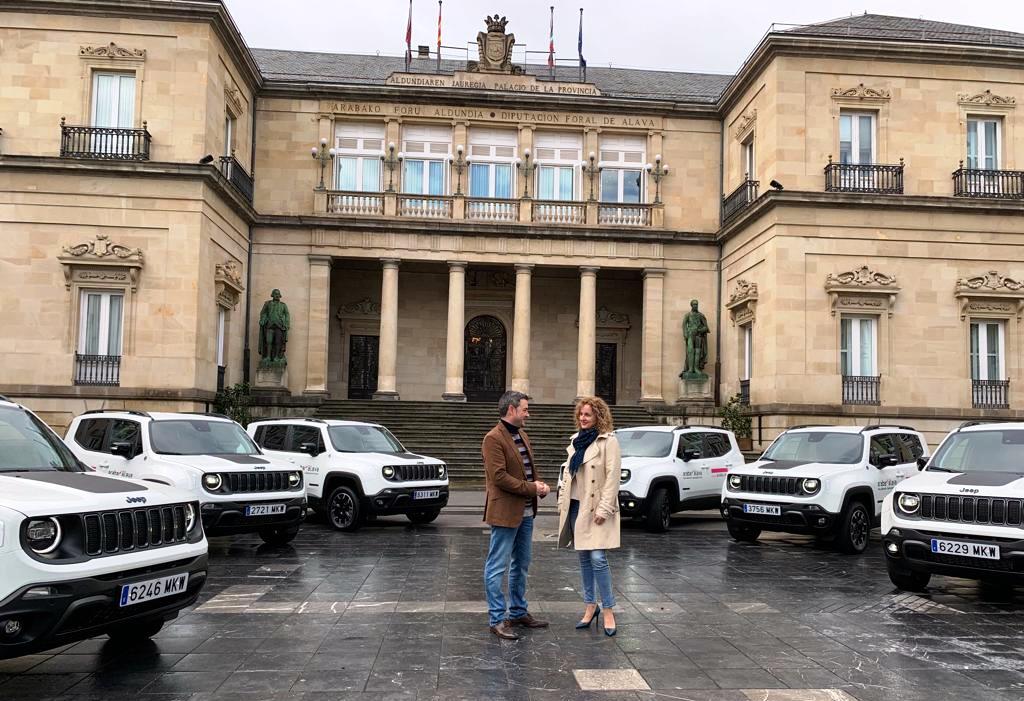 Ocho nuevos vehículos de 'emisiones cero' para la flota de la Diputación de Álava