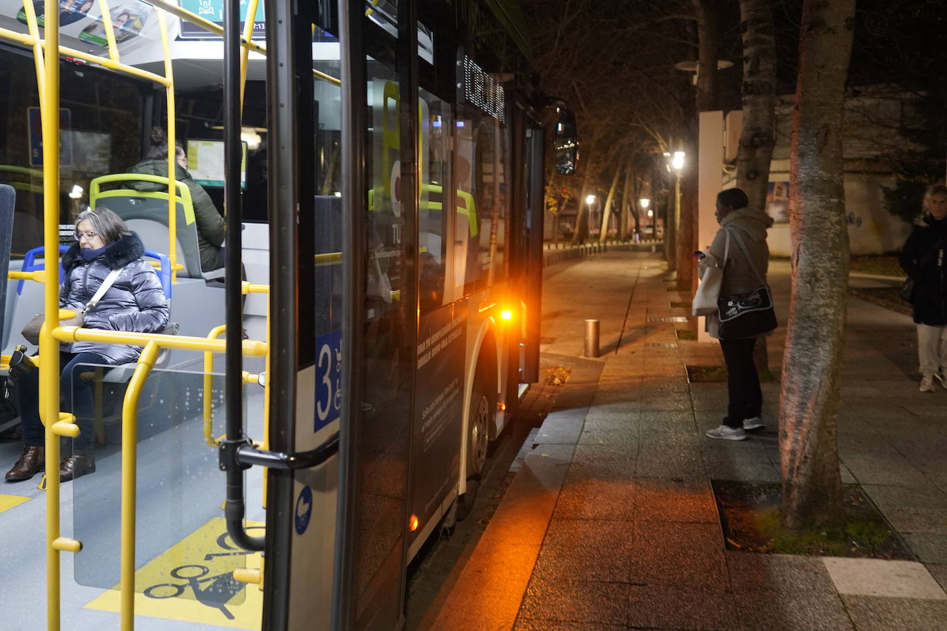 El tranvía de Vitoria vuelve a funcionar tras sufrir una avería durante cinco horas