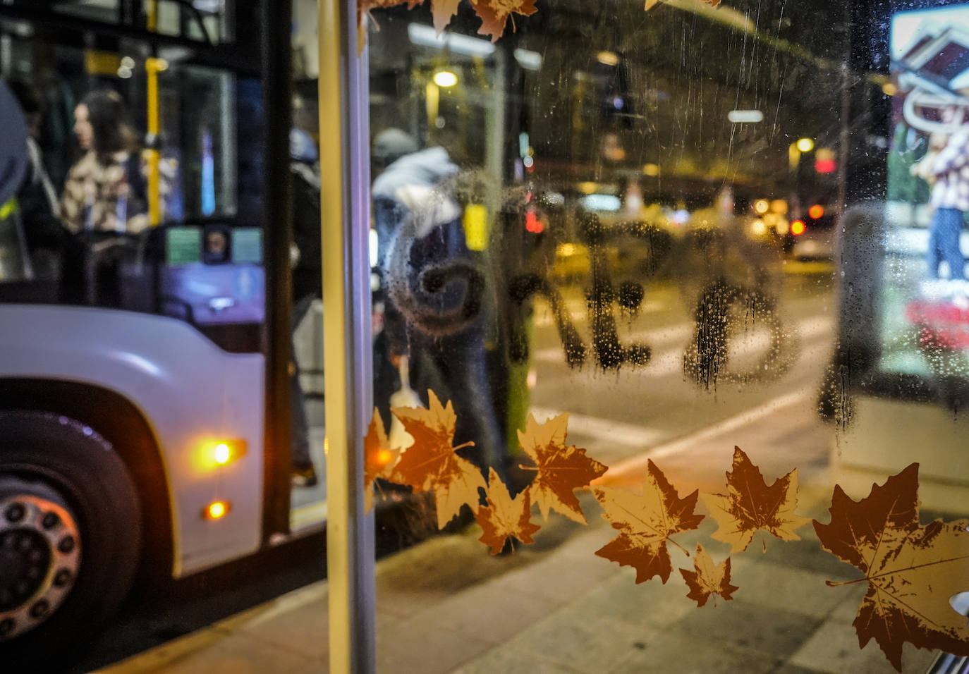 El tranvía de Vitoria vuelve a funcionar tras sufrir una avería durante cinco horas