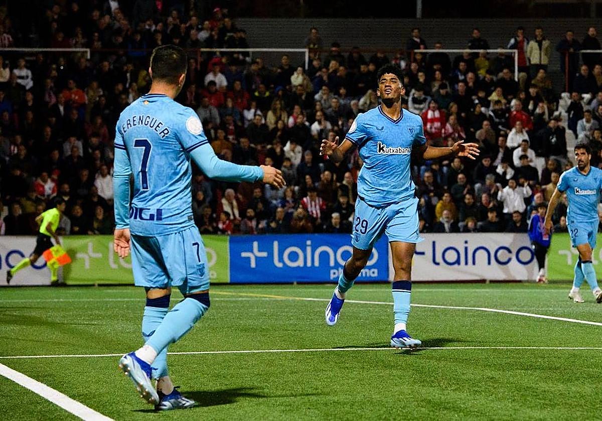 Adu Ares anotó sus primeros goles en el primer equipo con un doblete ante el Rubí.