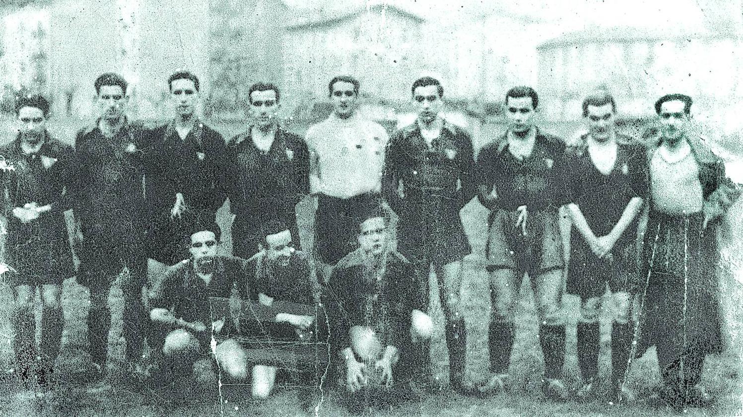 Alineación del Alavés en torno a los años 1939 y 1940 del siglo pasado