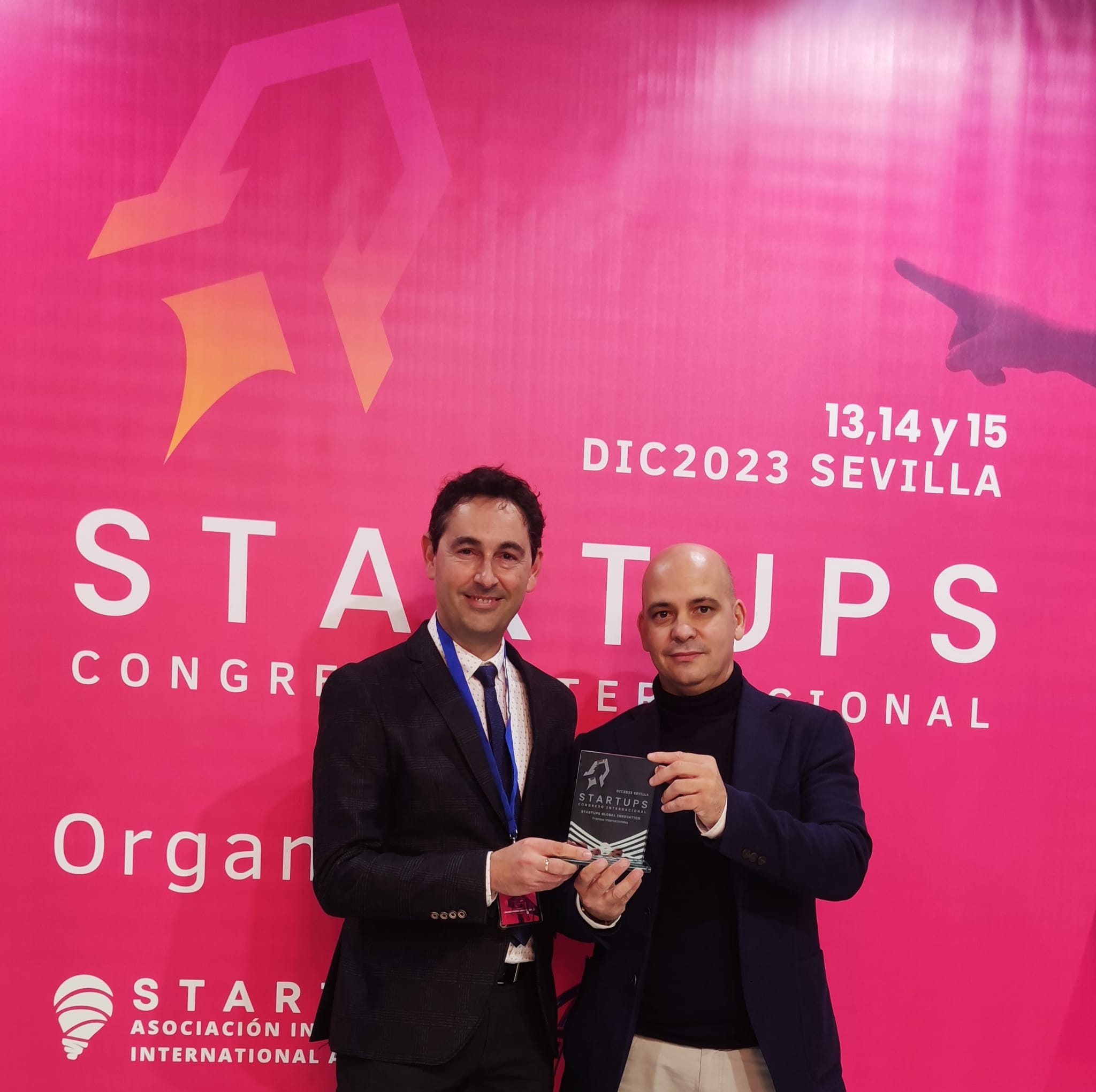 Martínez de Salinas se desplazó hasta Sevilla para participar en el congreso.