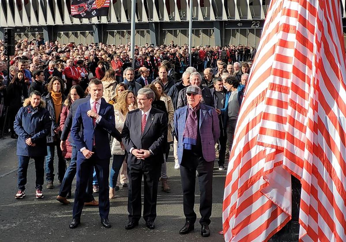 «En esta escultura y en tu trayectoria nos sentimos identificados todos»