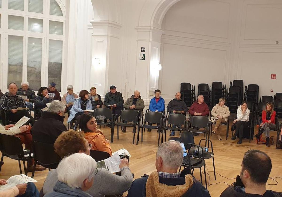 La asamblea de la zona centro se celebró en el Casino.