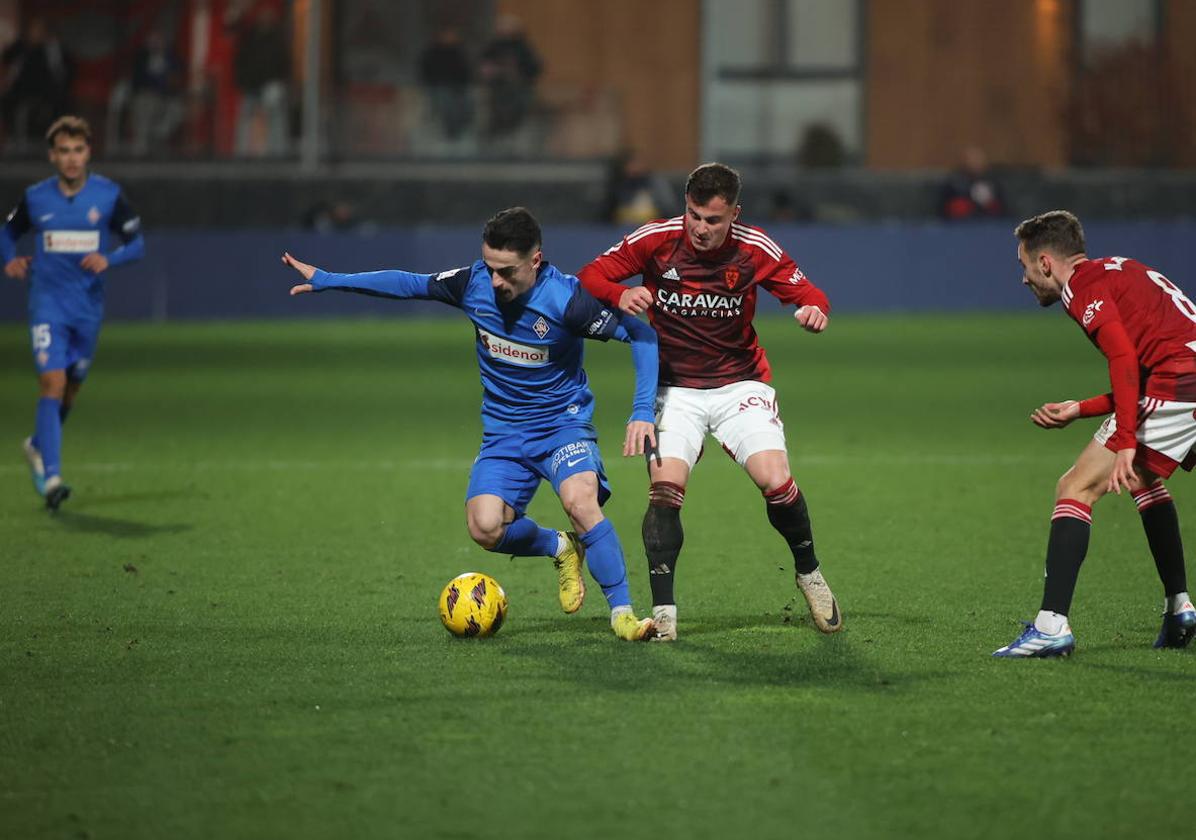 El Amorebieta logra un batallado punto ante el Zaragoza