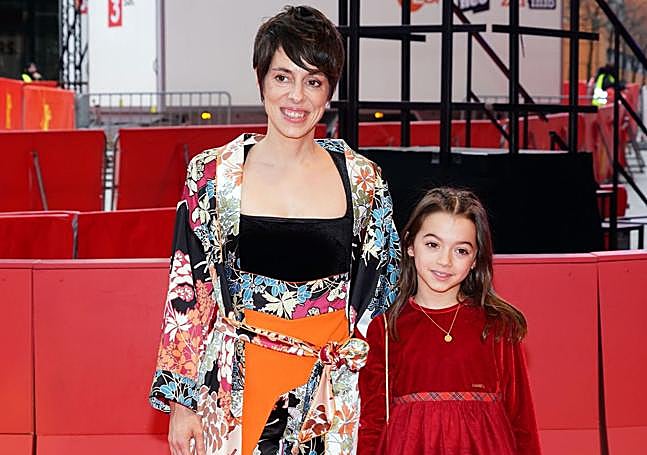 Estibaliz Urresola vestida de Eder Aurre en la Berlinale.