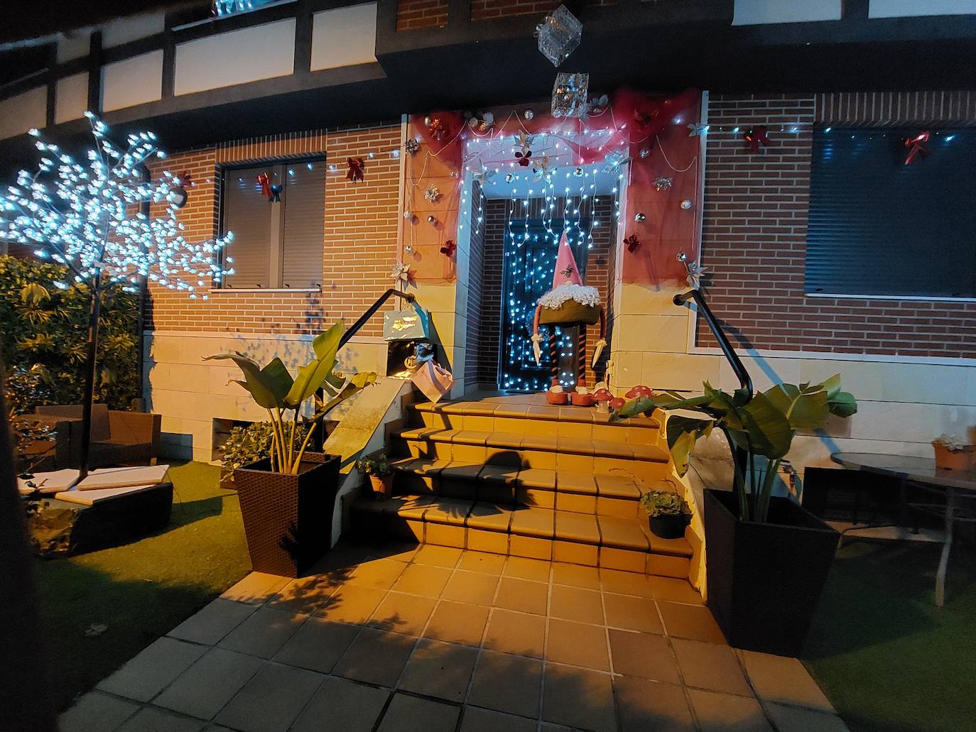 La decoración navideña del barrio baracaldés de Gorostiza en imágenes