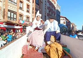 Olentzero y Mari Domingi a su llegada a Barakaldo el pasado año.