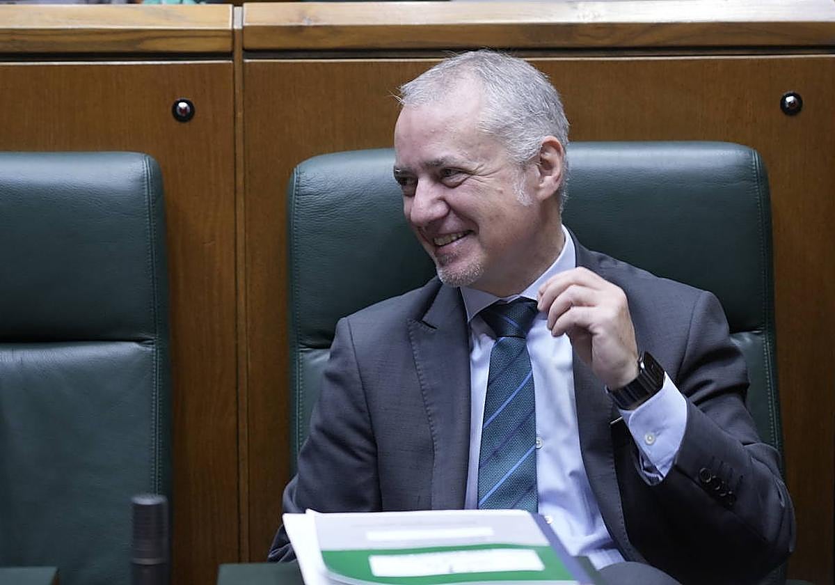 Urkullu, durante el pleno celebrado este jueves.