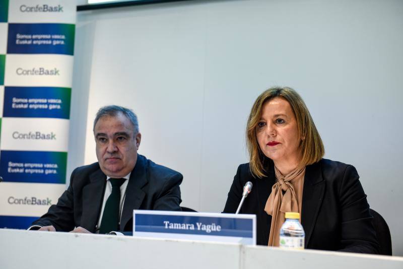 Tamara Yagüe, presidenta de confebask y Eduardo Arechaga, director de la organización empresarial.