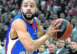 Thompson promedia 13 puntos, 3 asistencias y 11 de valoración.